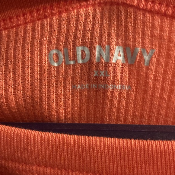 Old Navy top - Picture 2 of 7